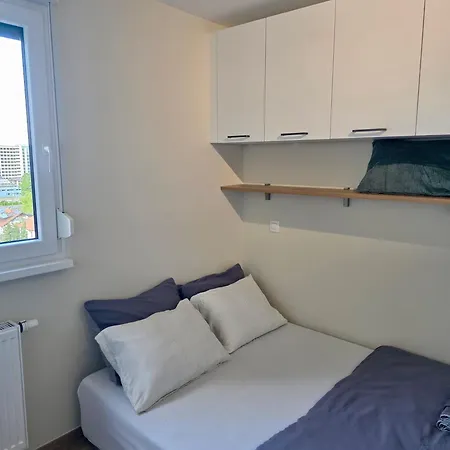Apartment Renovated Great Location